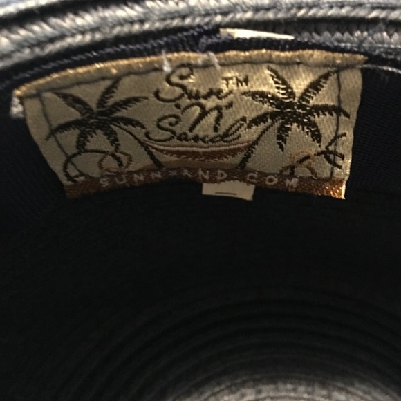 Hat - Picture 2 of 3